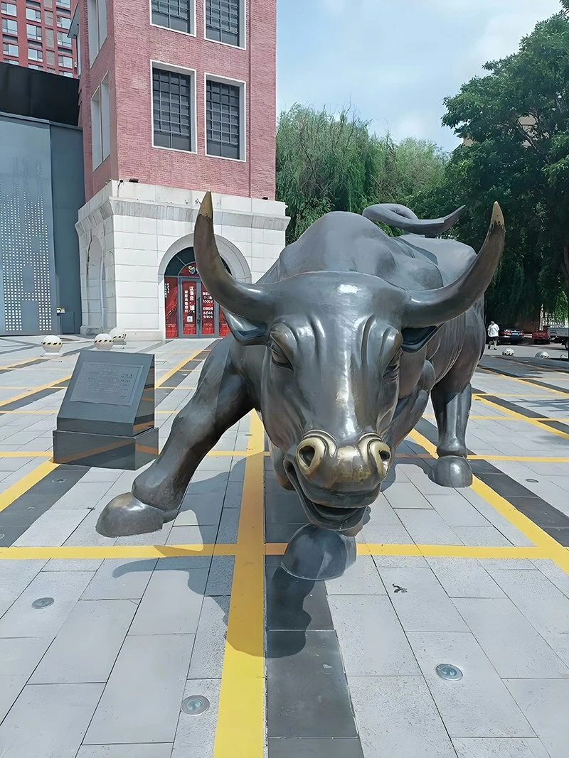 Large Bronze Sculpture suppliers